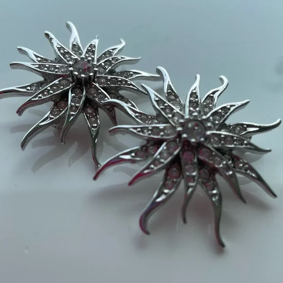 2 VINTAGE Silver-plated 1.5” Brooches | Set of 2 - Picture 10 of 11